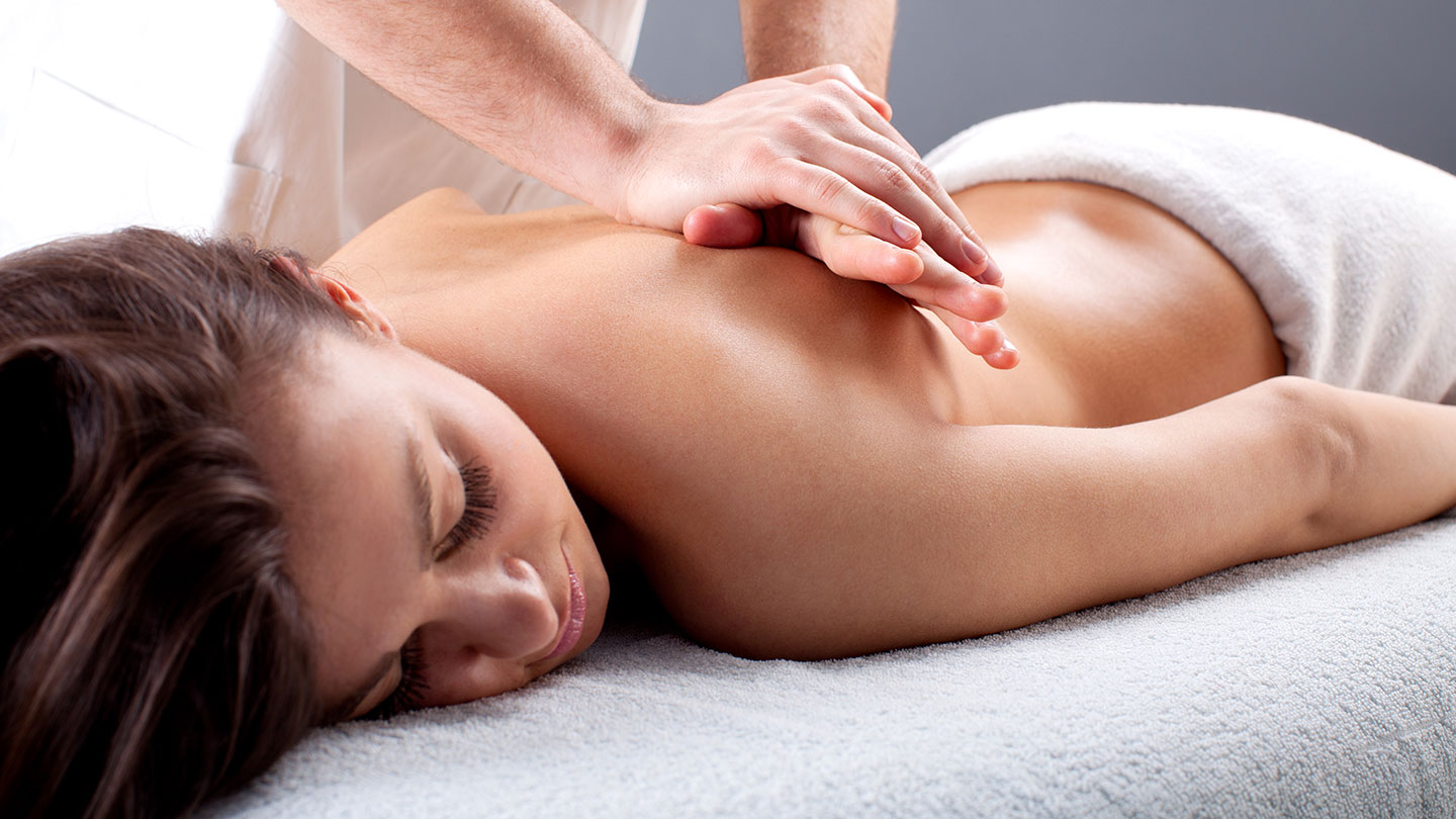 Read more about the article What Should I Wear When I Get a Massage?